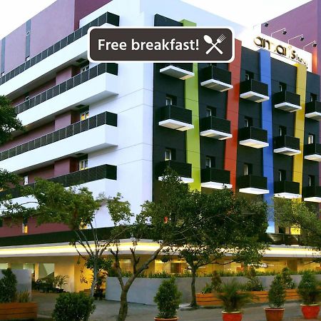 Amaris Hotel Mangga Besar Jakarta Kültér fotó
