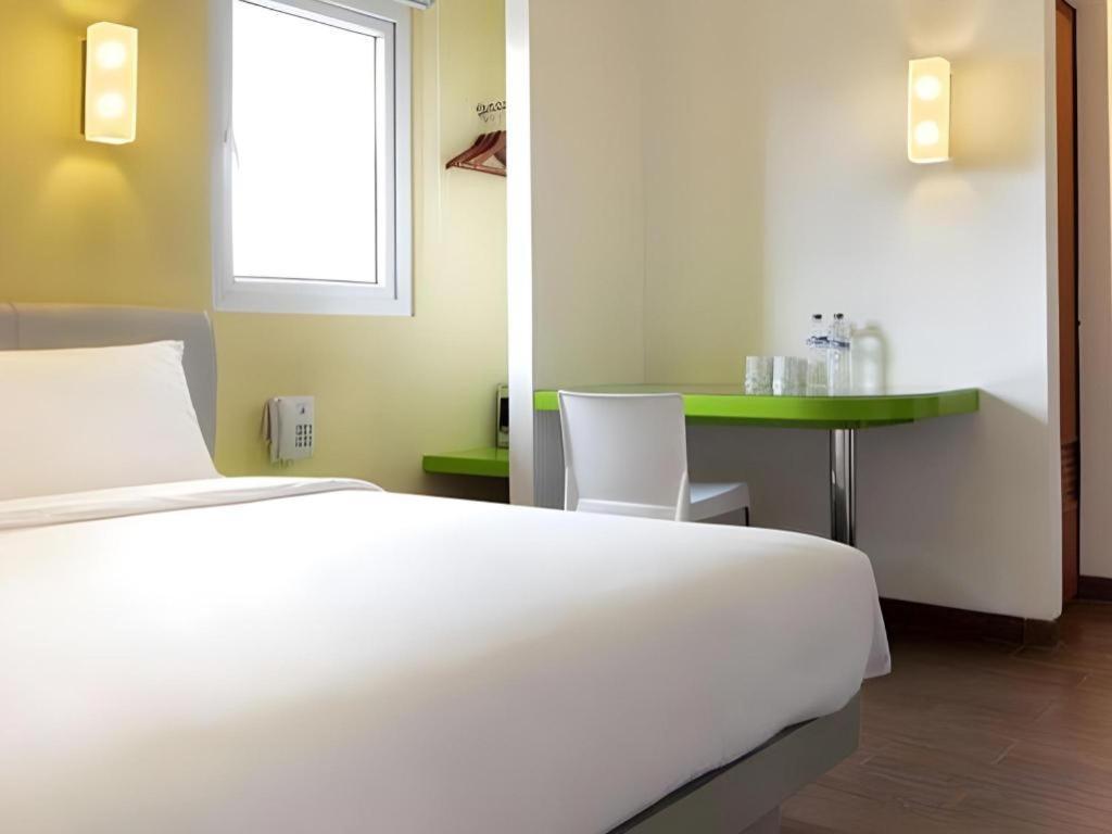 Amaris Hotel Mangga Besar Jakarta Kültér fotó